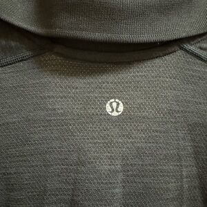 Lululemon men’s polo